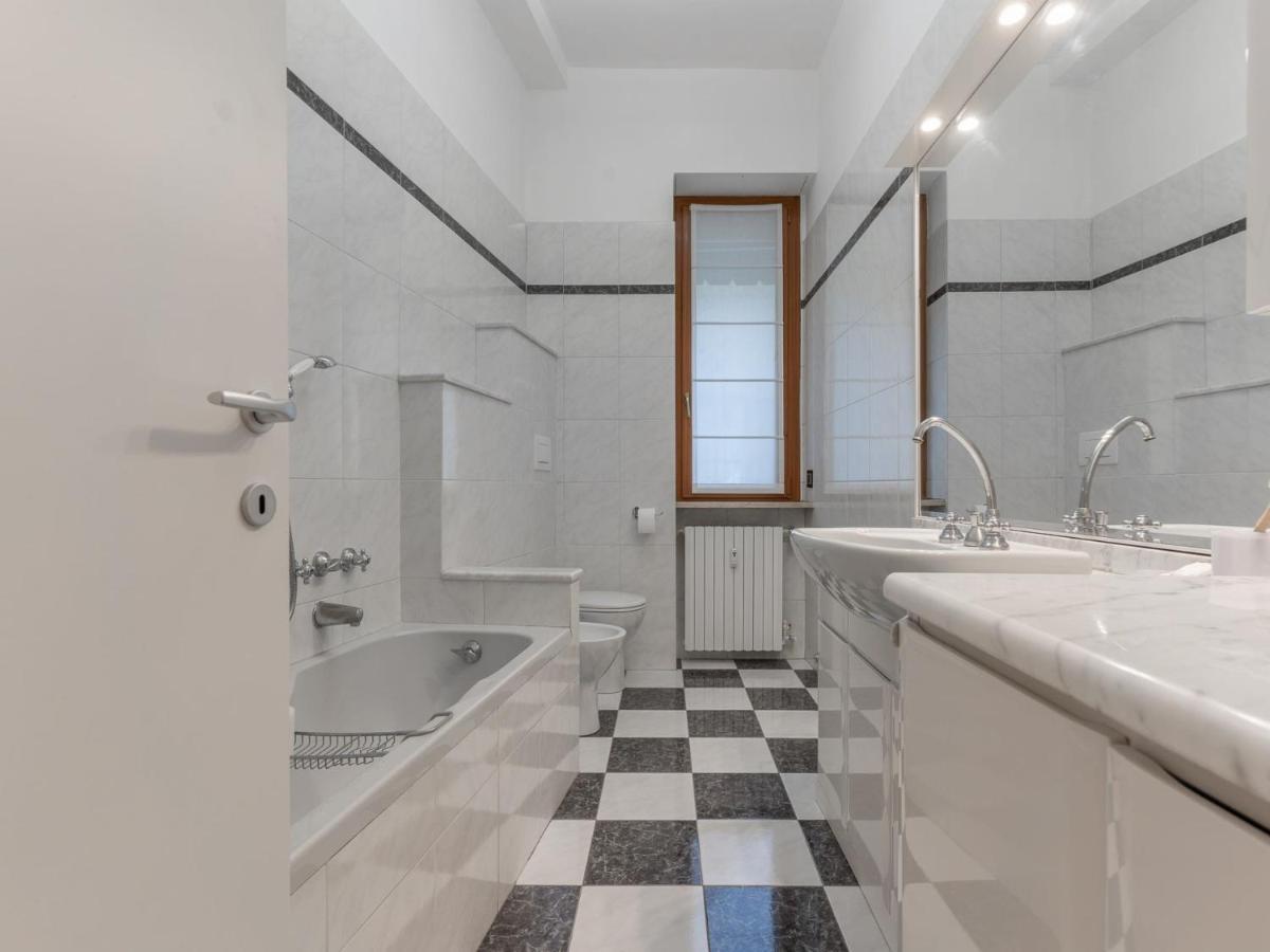 The Best Rent - Spacious Three-Bedroom Apartment In Moscova Милан Экстерьер фото