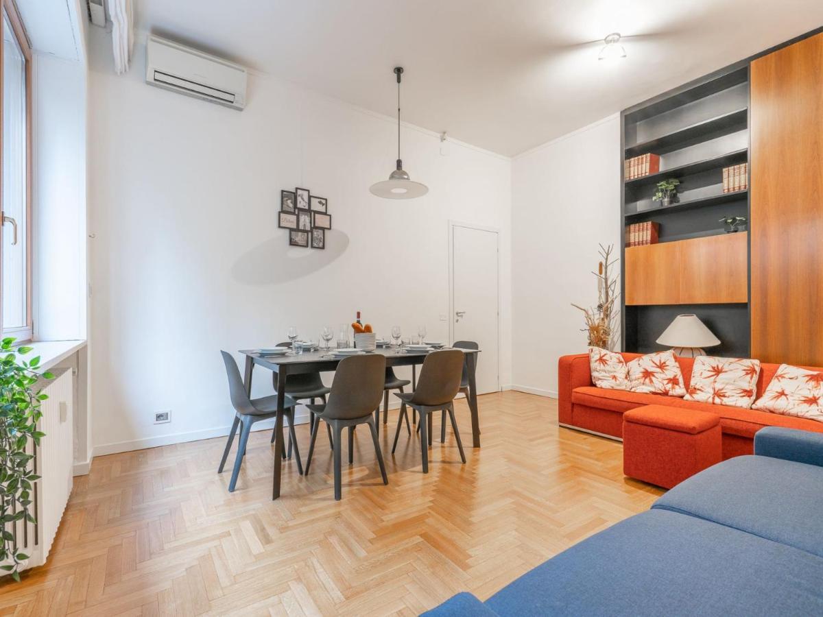 The Best Rent - Spacious Three-Bedroom Apartment In Moscova Милан Экстерьер фото
