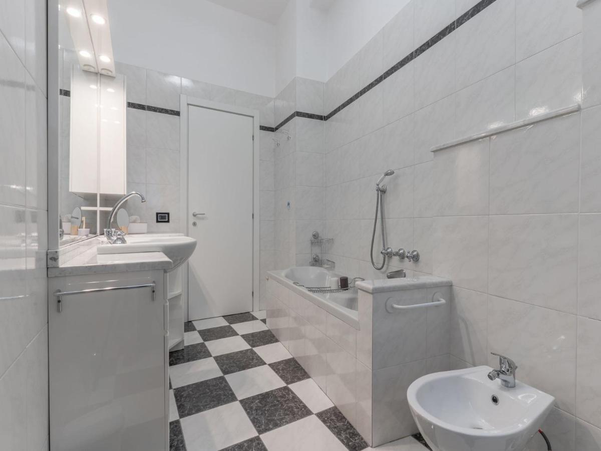 The Best Rent - Spacious Three-Bedroom Apartment In Moscova Милан Экстерьер фото